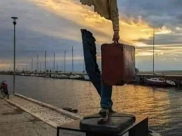 عامل كوي الملابس … وقصته&nbsp;الغريبة.